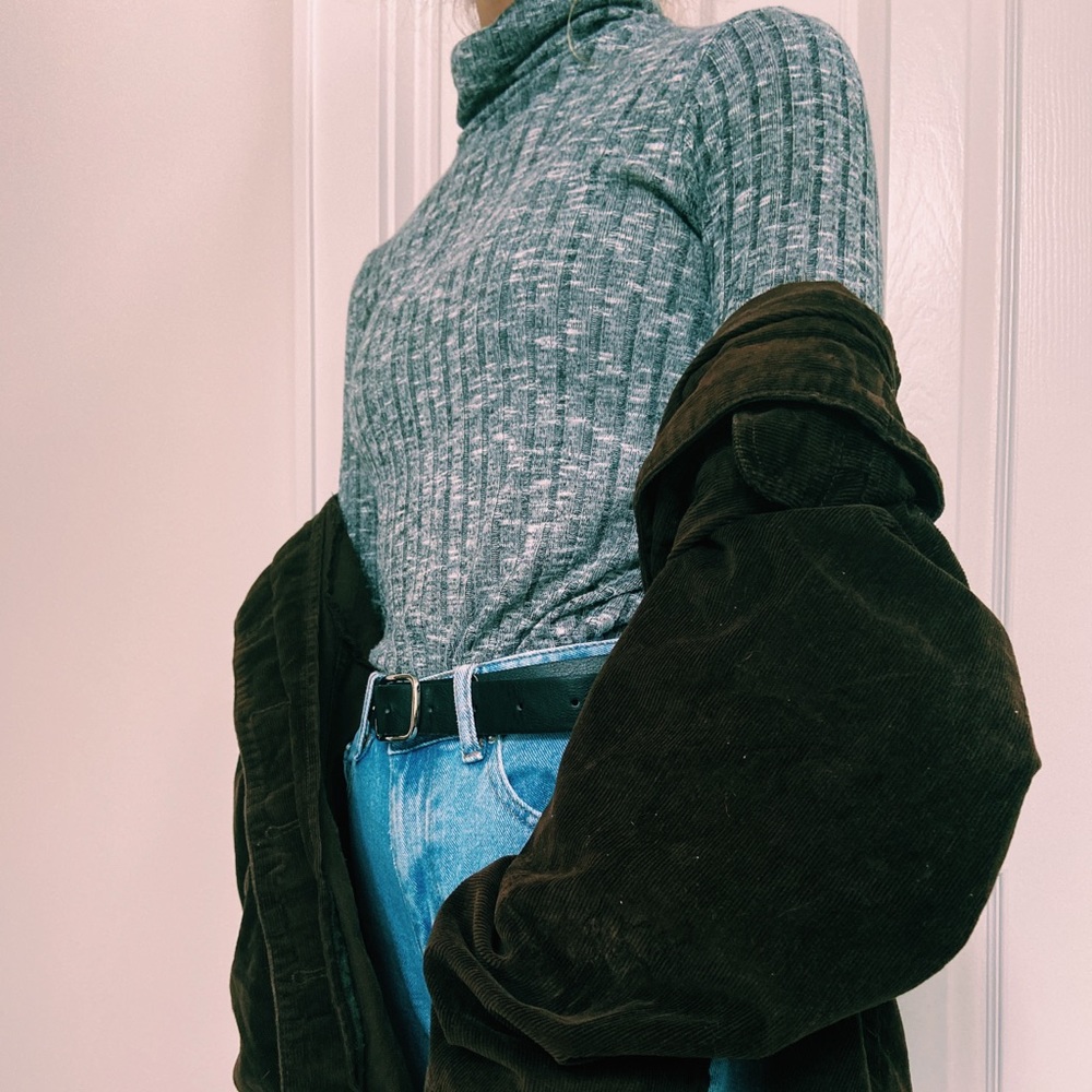 GRAY TURTLE NECK - Picture 3 of 3
